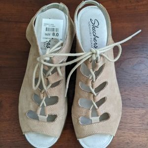 Skechers Tan sandals